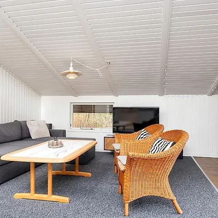 Two-bedroom In 4 Holiday home