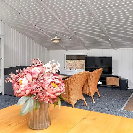 Two-bedroom In 4 *