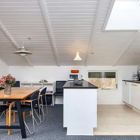 Two-bedroom In 4 Holiday home *