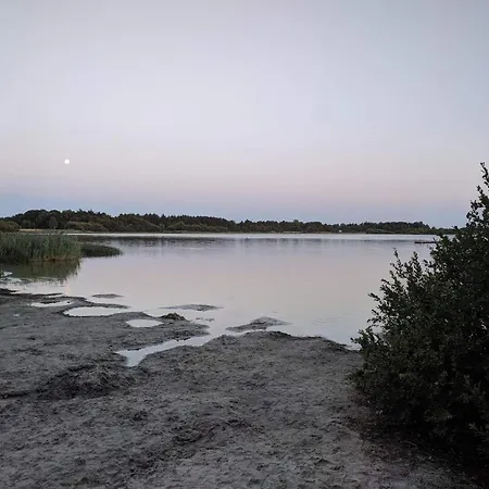 6 Person In Ansager-by Traum Ansager